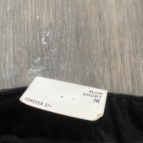 Forever 21 Plus High Rise Mom Shorts, New with Tags - Picture 5 of 9